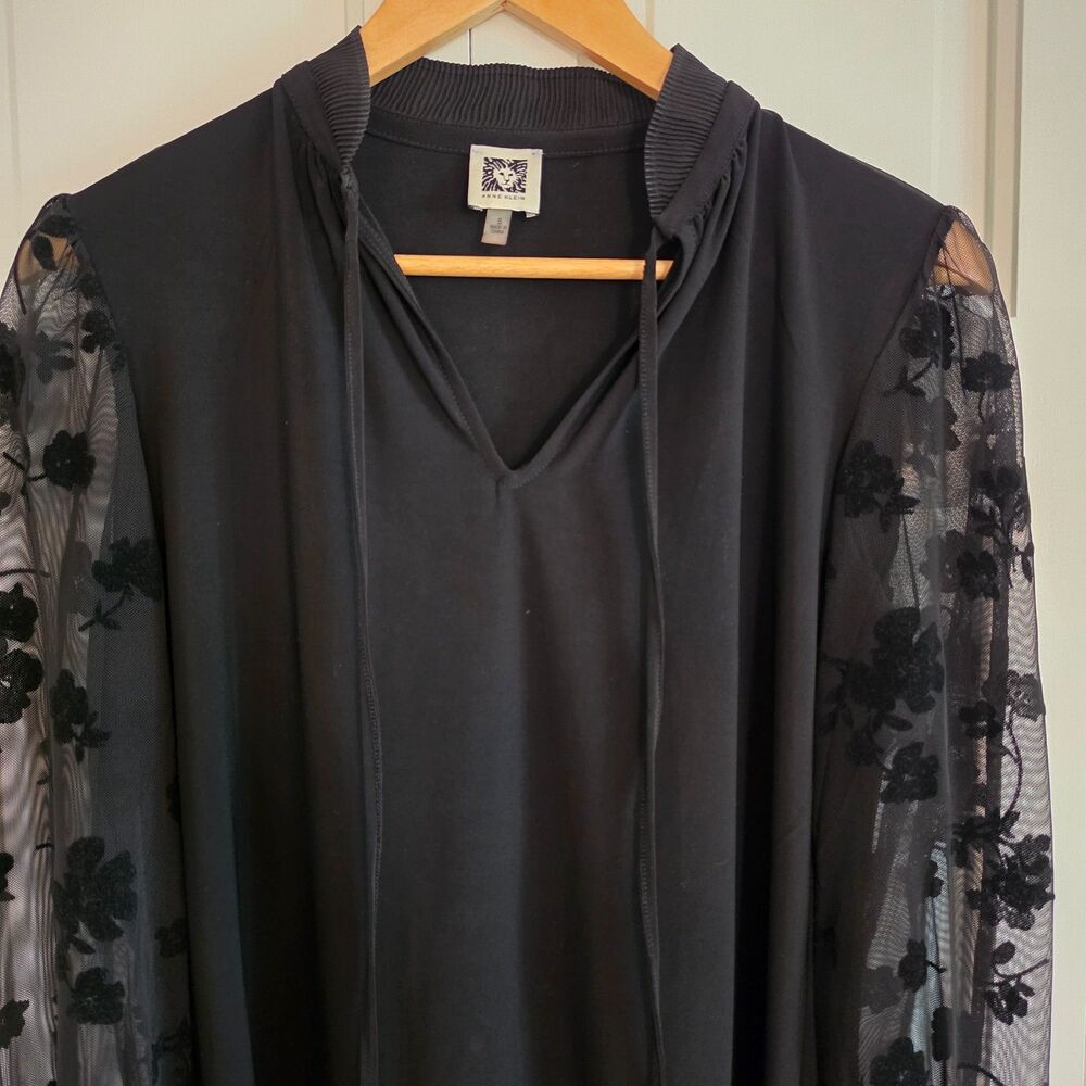 Anne Klein Women's Blouse with lace sleeves- small- date night, workwear